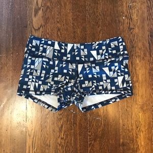 Fleo navy blue triangular shorts